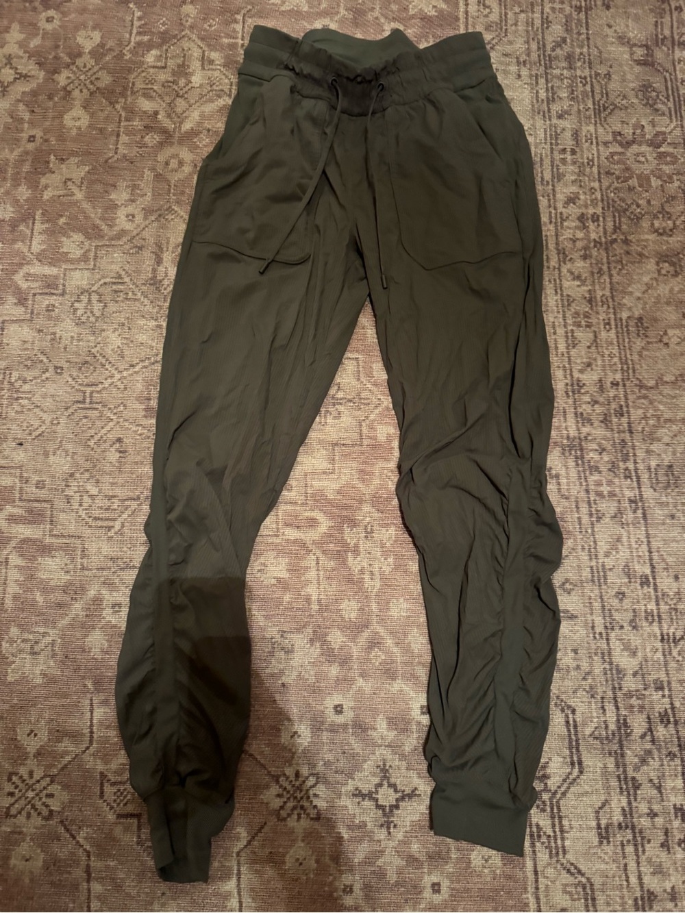 Women’s Lululemon Olive Green Drawstring Jogger Dance Pants